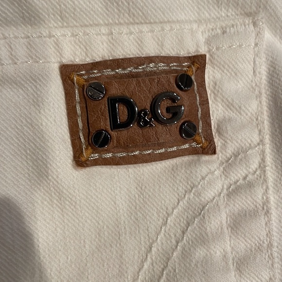 Dolce & Gabbana white distressed jeans in size 25 - Picture 5 of 6